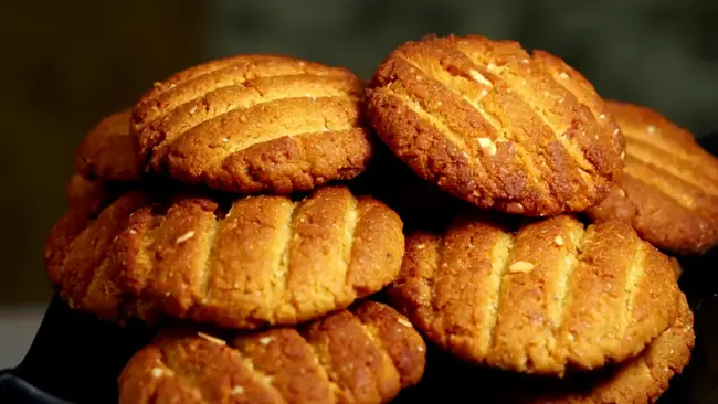 बेक्ड ठेकुआ - गुड़-आटे के कुरकुरे बिस्किट Eggless Wheat Biscuit with Jaggery